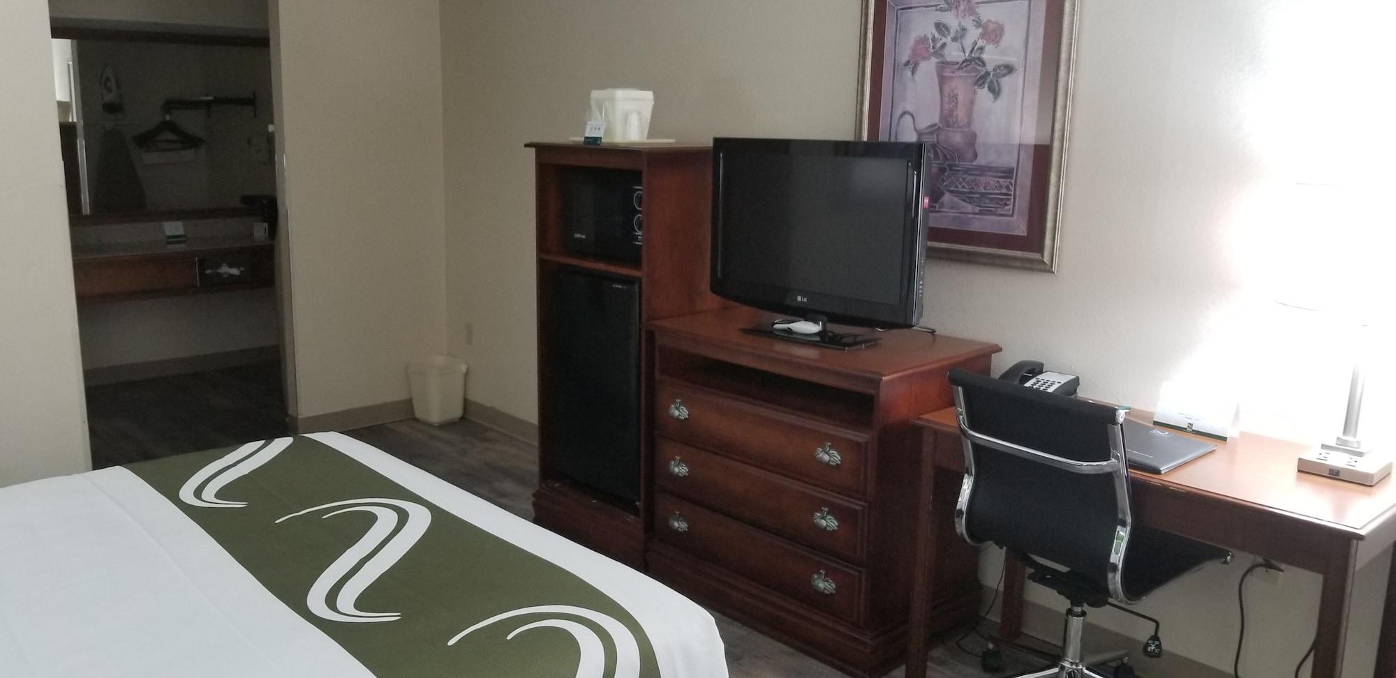 Quality Inn Pelham I-65 Exit 246 Экстерьер фото