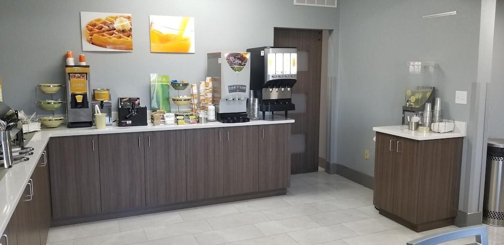 Quality Inn Pelham I-65 Exit 246 Экстерьер фото