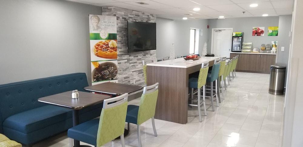 Quality Inn Pelham I-65 Exit 246 Экстерьер фото