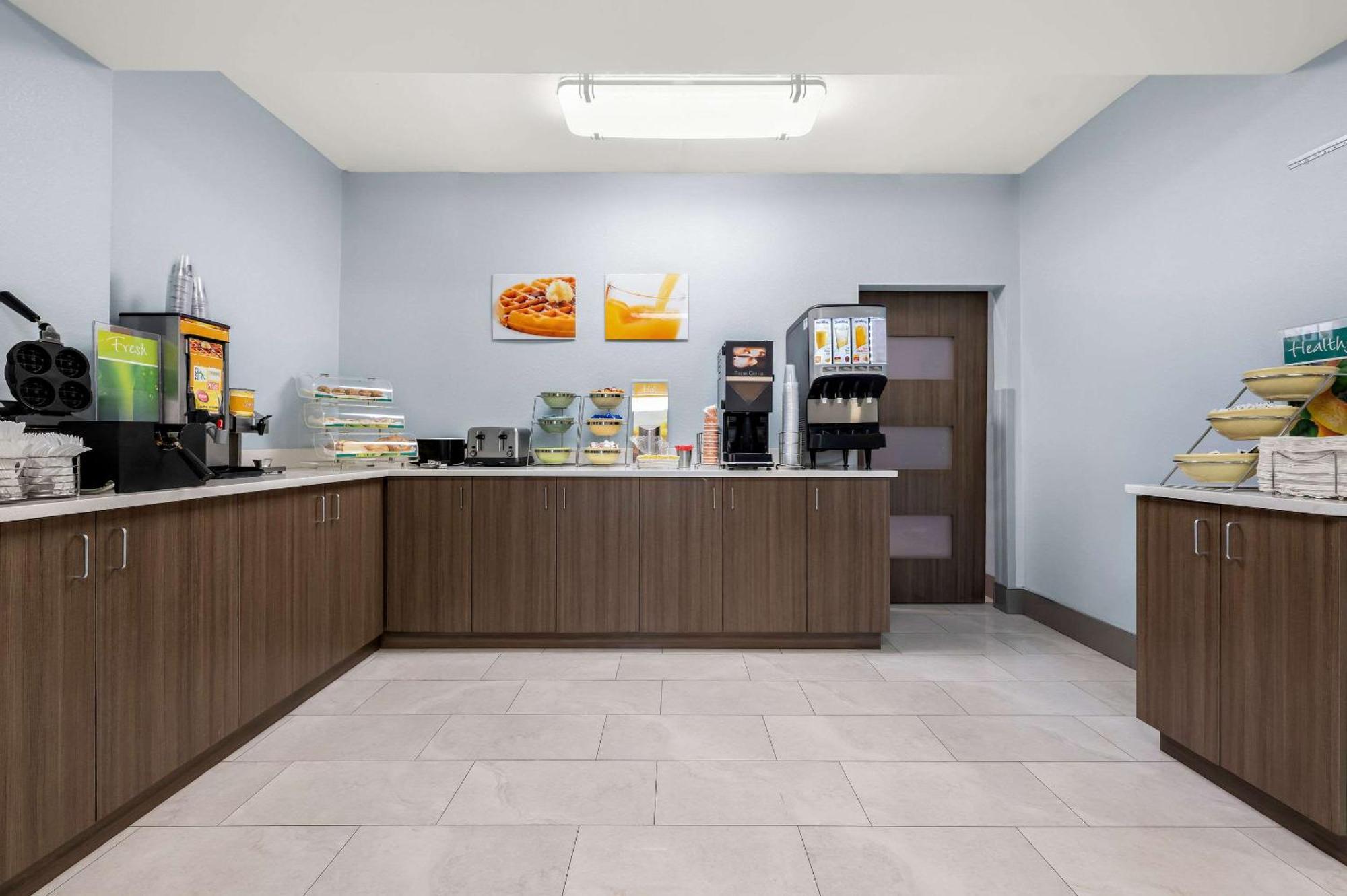 Quality Inn Pelham I-65 Exit 246 Экстерьер фото