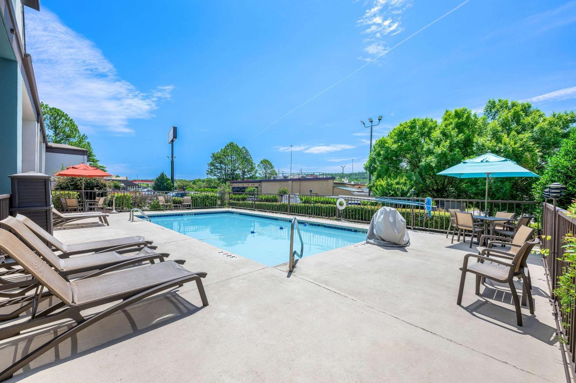 Quality Inn Pelham I-65 Exit 246 Экстерьер фото