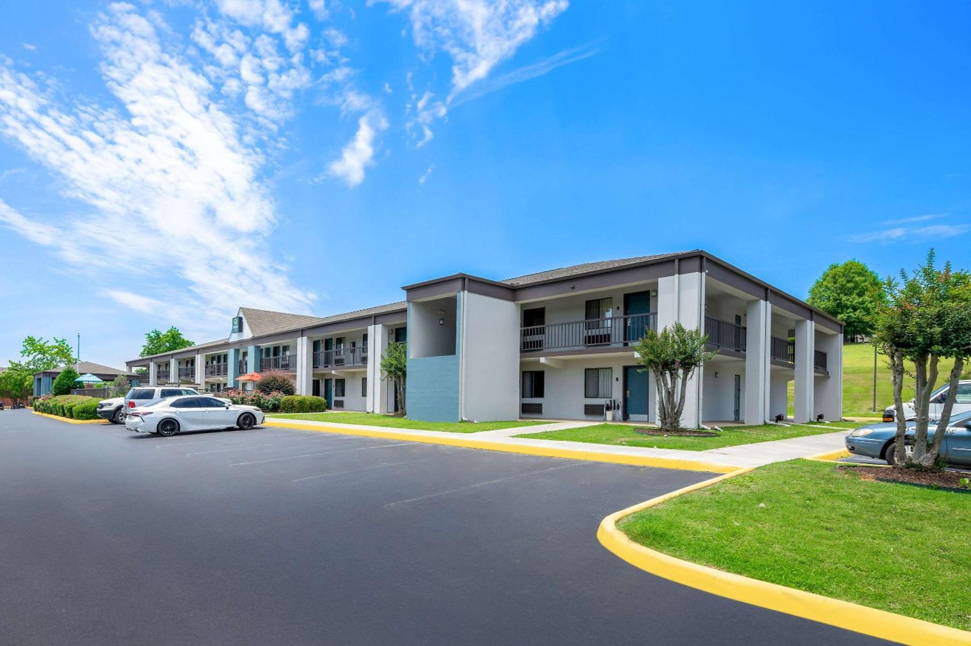Quality Inn Pelham I-65 Exit 246 Экстерьер фото